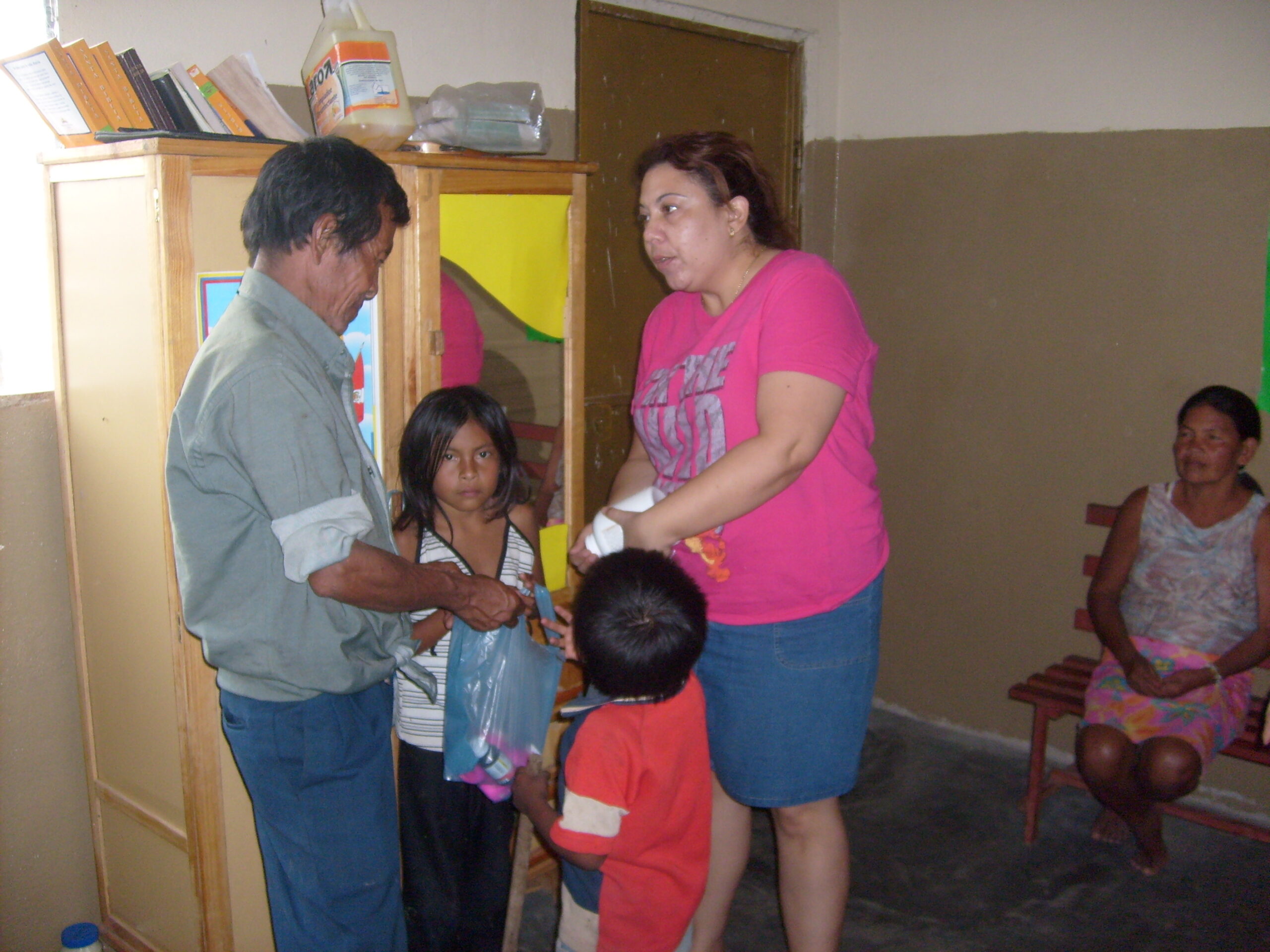 Atendiendo a una familia